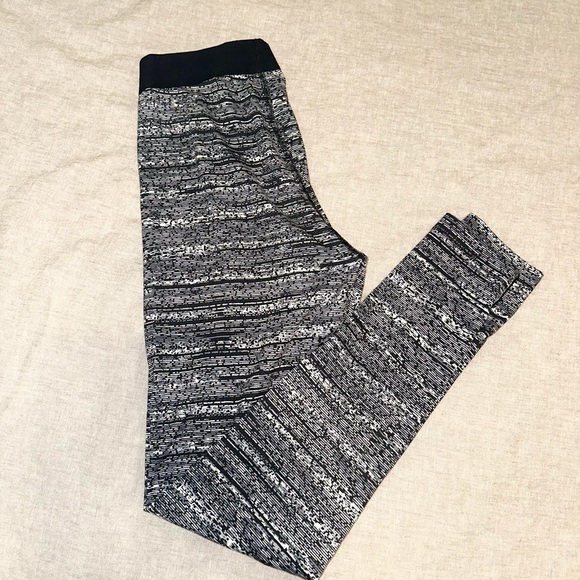 Nike Pro Leggings - Picture 1 of 5